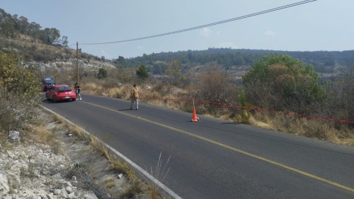 Localizan bolsa con restos mortales en la carretera de Panotla a Temetzontla