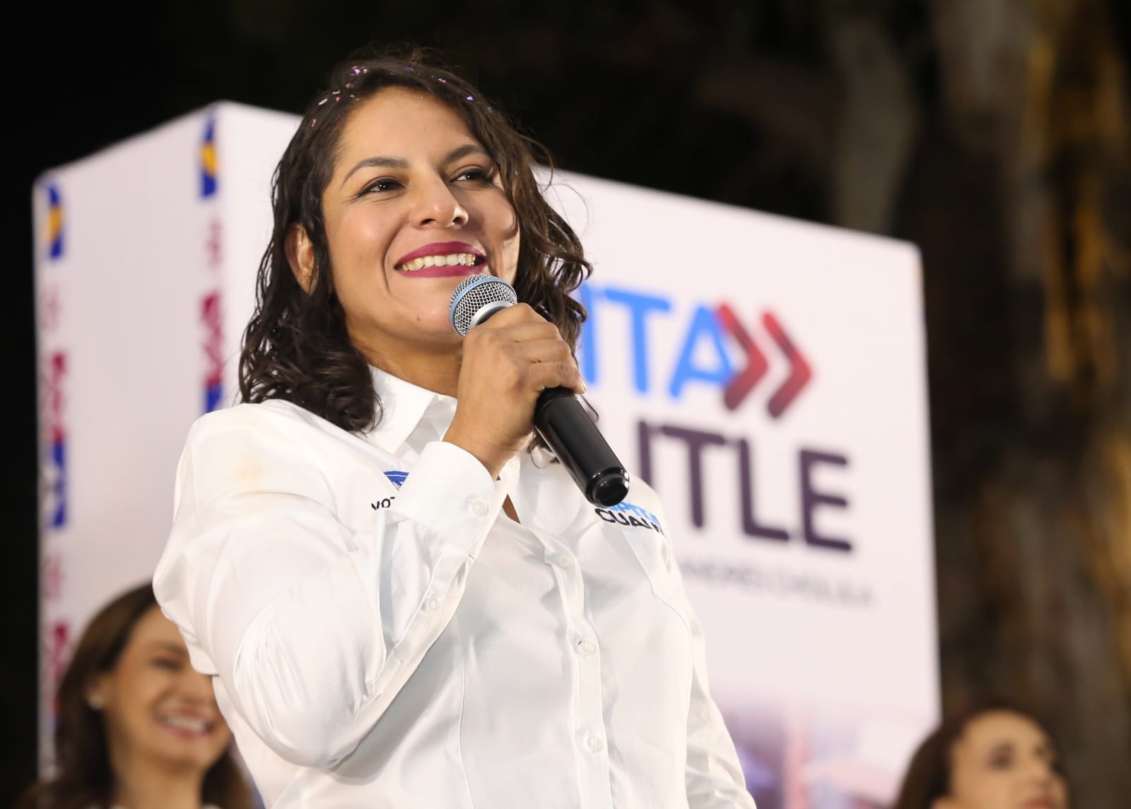 Lupita Cuautle inicia su campaña con masiva convocatoria frente a la Parroquia de San Andrés Apóstol