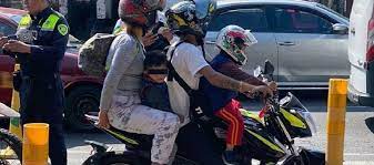 Diputados aprueban reforma que prohíbe viajar en moto a menores de 12 años 