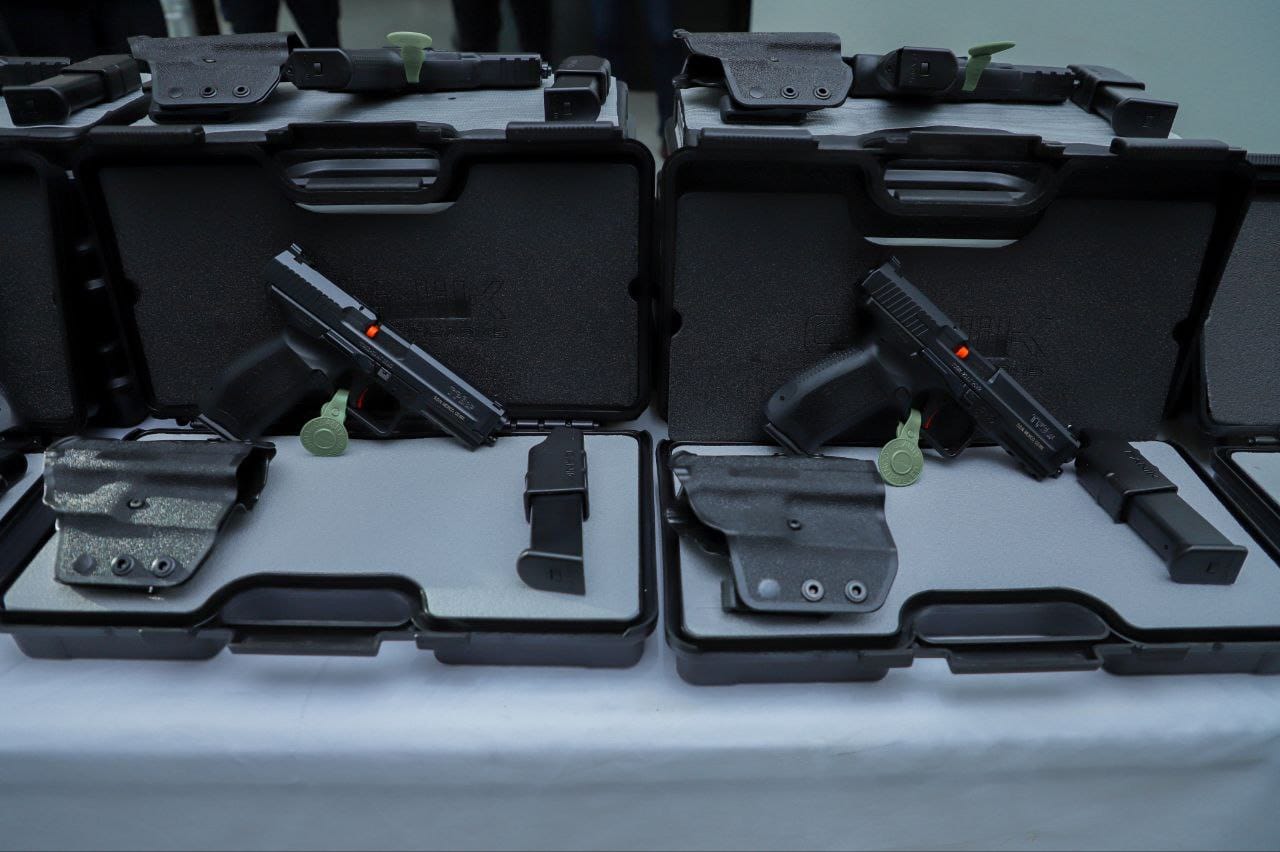 Con nuevo armamento, fortalece Mundo Tlatehui a la policía de San Andrés Cholula