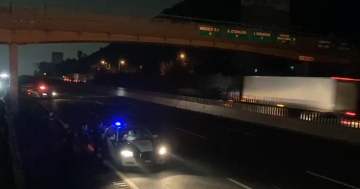 Tragedia en autopista: Hombre se arroja de puente frente a su hija en Puebla