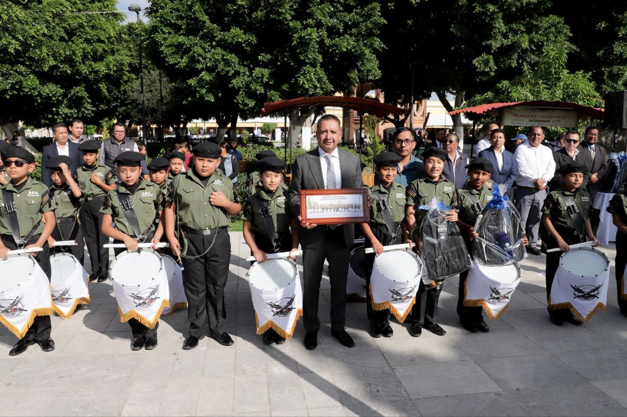 Reconoce Mundo Tlatehui a servidores y servidoras del ayuntamiento de San Andrés Cholula    