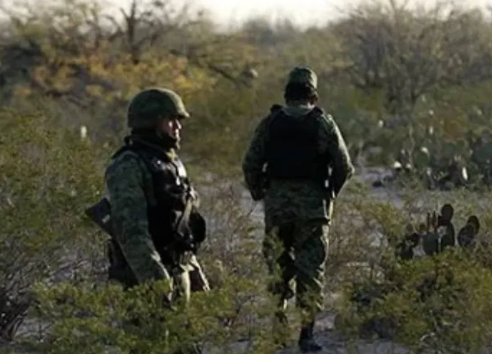 Dos militares pierden la vida por explosivos colocados por el crimen organizado