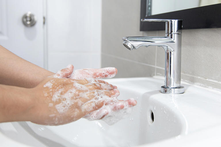 La psicología explica por qué hay personas que se lavan las manos todo el tiempo