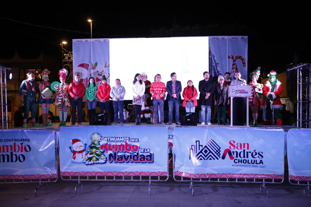 Lupita Cuautle da inicio al programa "Continuamos con el Rumbo de la Navidad"