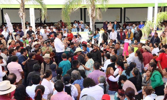 Armenta recorre Tehuacán en penúltimo día de precampaña