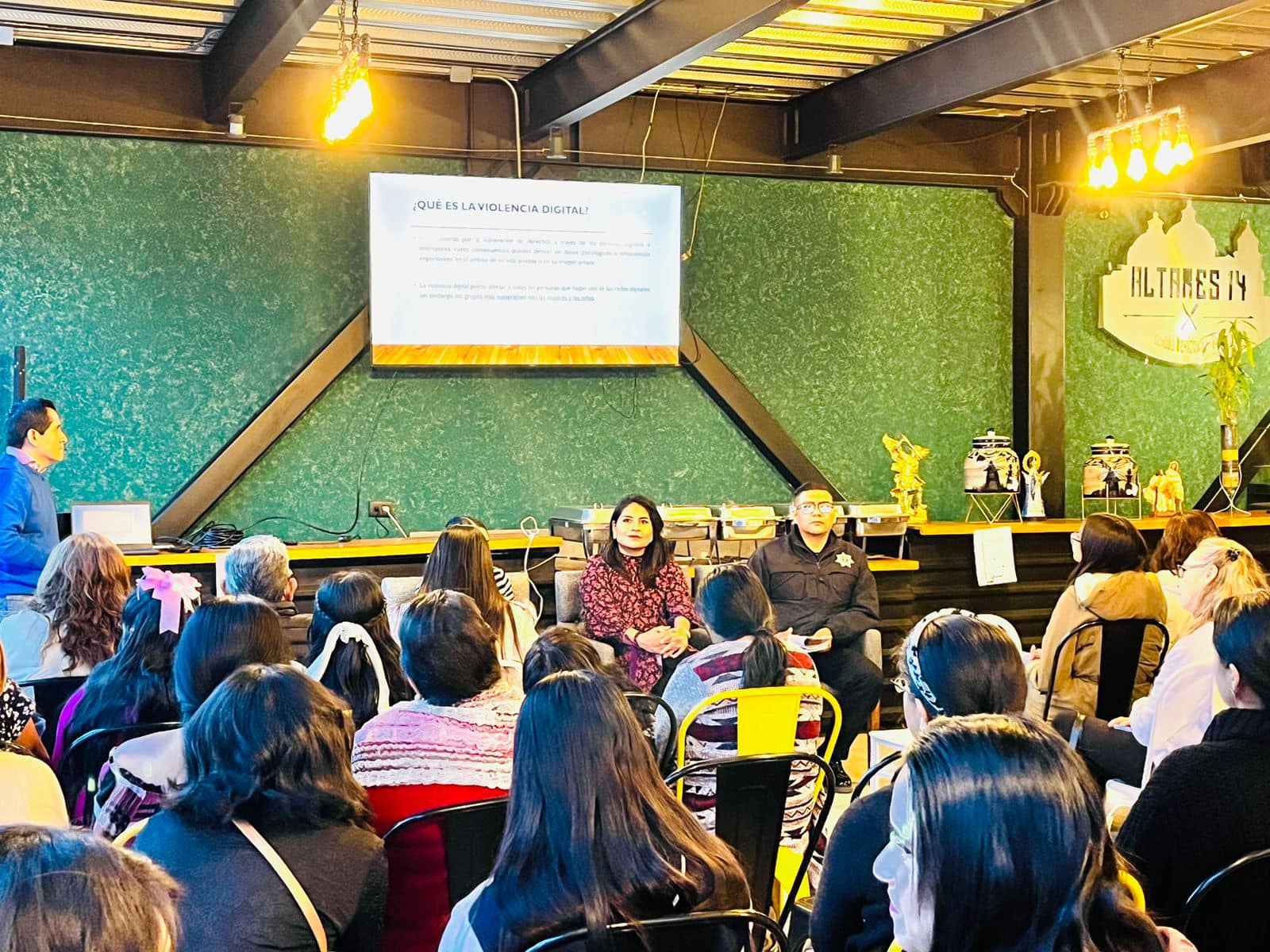 Encabeza conversatorio "Protege tu Seguridad Digital" la regidora sanandreseña Berenice Porquillo 