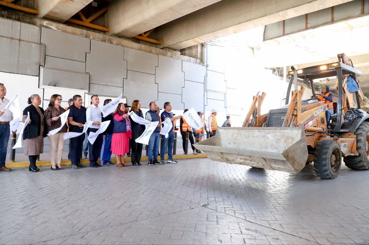 Inicia Mundo Tlatehui rehabilitación con concreto estampado en la calle14 Oriente