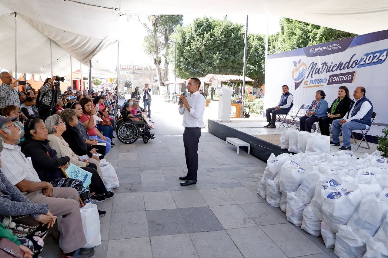 Mundo Tlatehui entrega apoyos alimentarios del programa Nutriendo el Futuro Contigo