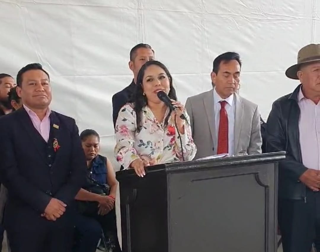 Tonantzin Fernández reconoce a estudiantes y refuerza compromiso con la educación y el bienestar en San Pedro Cholula