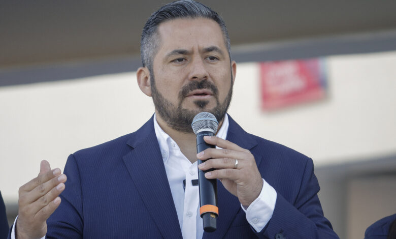 dán Domínguez promete una transición ordenada