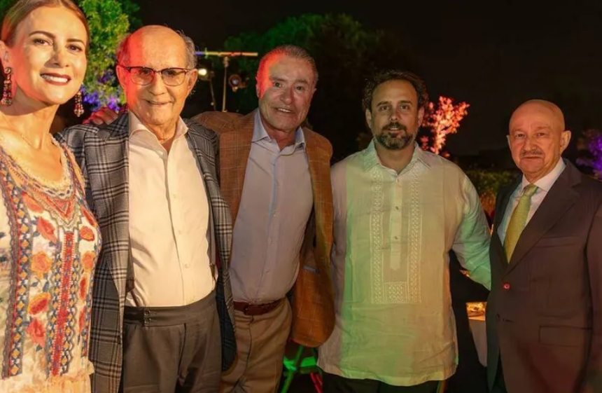 Reaparece Salinas de Gortari en una fiesta en España 