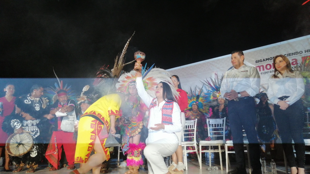 Ante más de 3 mil cholultecas y con el respaldo de Alejandro Armenta, Tonantzin Fernández arranca campaña por San Pedro Cholula