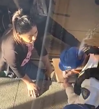 Mujer queda atrapada entre el vagón y andén de la Línea 12 