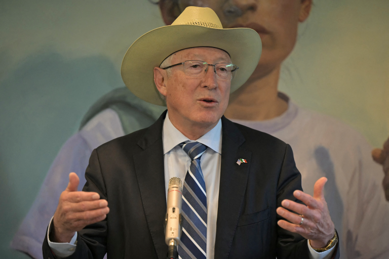 Ken Salazar cuestiona la estrategia de seguridad en México y pide mayor cooperación