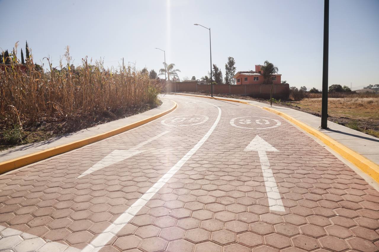 Inaugura Lupita Cuautle Torres la rehabilitación de la calle San Francisco Acatepec