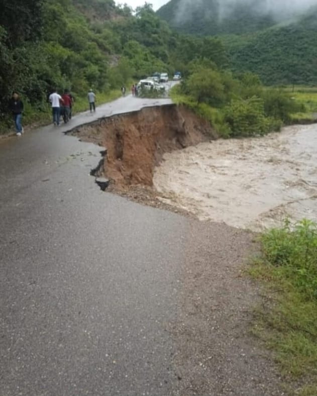 Habitantes de la Montaña Alta de Guerrero denuncian abandono tras huracán John