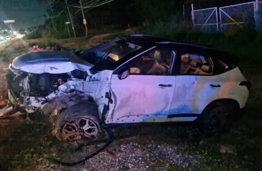 Aparatoso accidente en bulevar Colosio, Cancún: daños y autos volcados