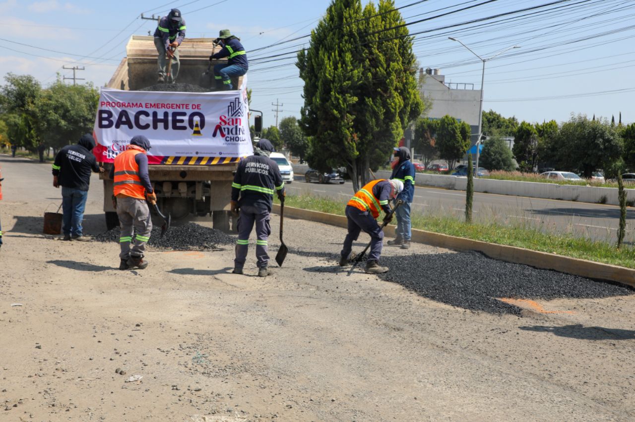 Arranca Lupita Cuautle con el programa emergente de bacheo