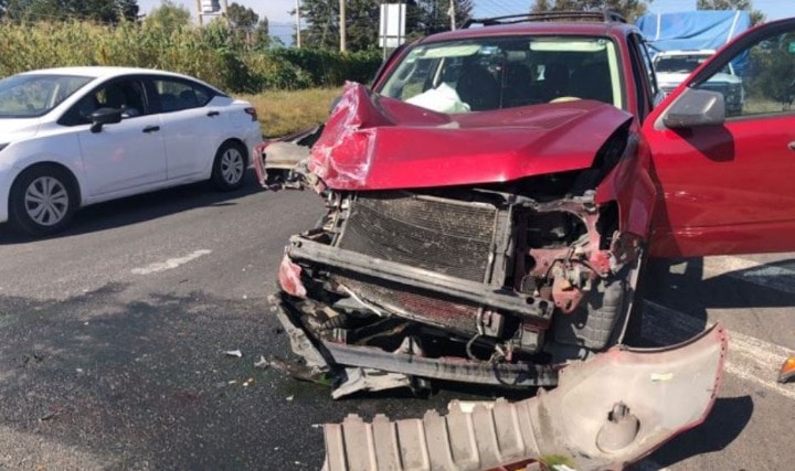 Milagroso escape en choque múltiple en la carretera San Martín Texmelucan