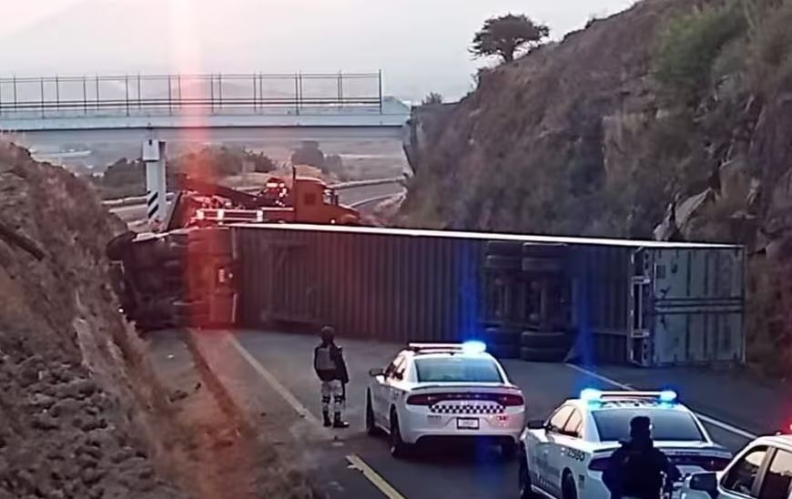 Accidentes en la autopista México-Guadalajara generan largas filas