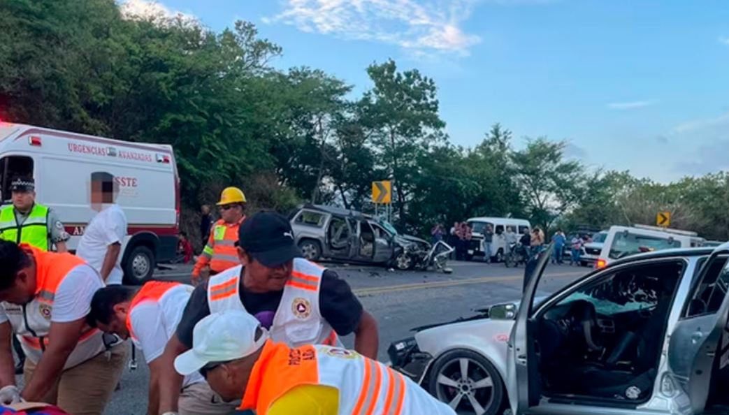 Accidente en autopista Arriaga-Tuxtla deja 2 muertos y 8 heridos