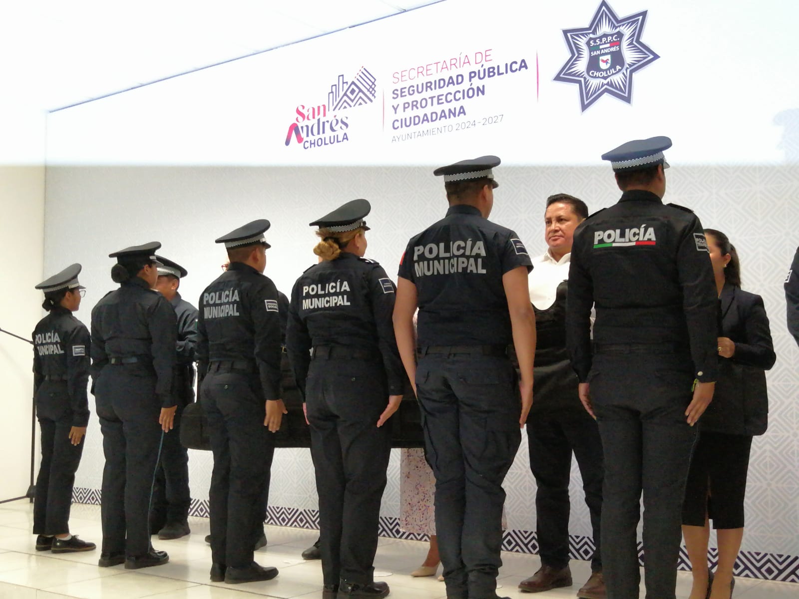 Entrega de Equipamiento y Capacitación a la Policía de San Andrés Cholula