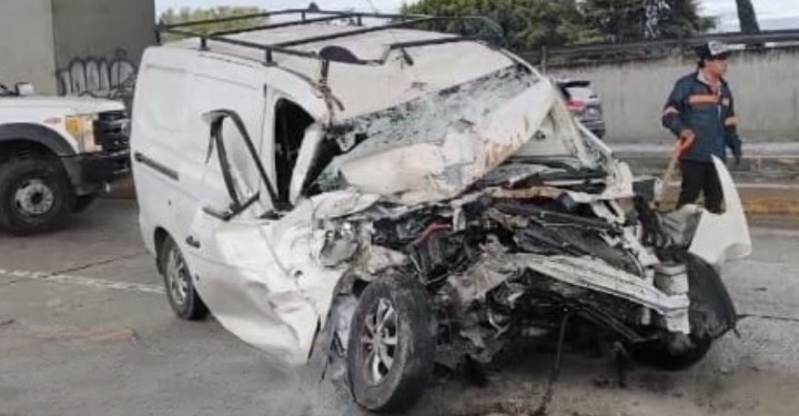 Fuerte choque en la autopista México-Puebla deja tres lesionados y caos vial