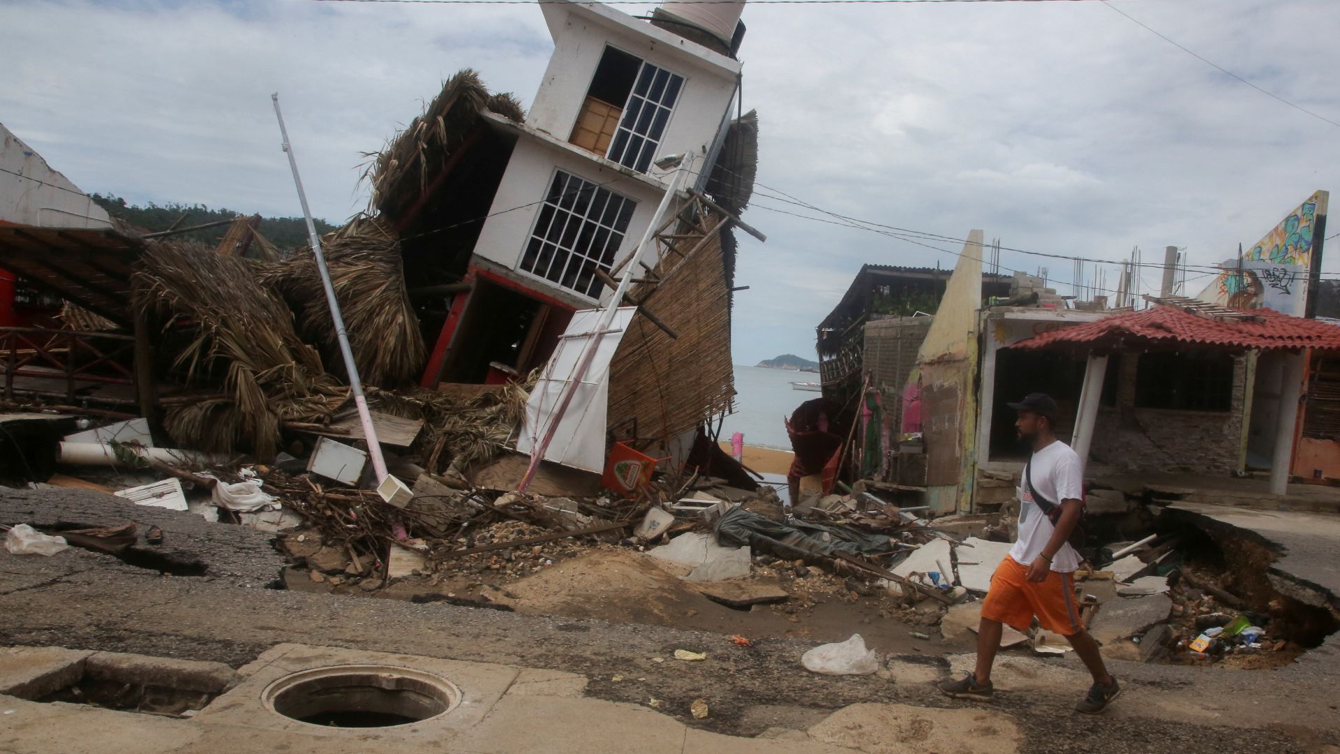 Gobierno de México destina recursos para la reconstrucción de Acapulco tras el huracán John