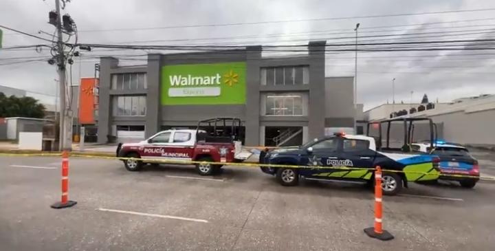 Asalto en la Calzada Zavaleta deja un delincuente muerto y un cuentahabiente herido