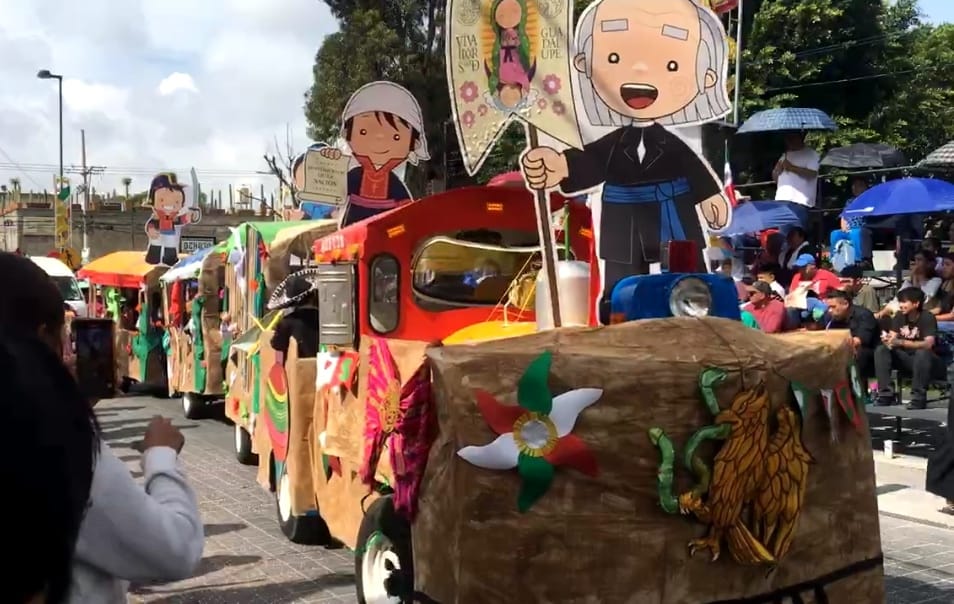 Desfile cívico en San Andrés Cholula transcurre sin novedad y con gran participación ciudadana