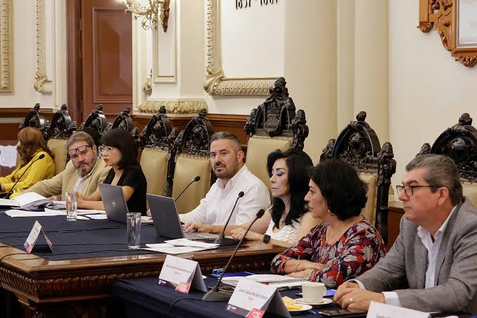 Puebla aprueba inversión en obra pública y basificación de trabajadores