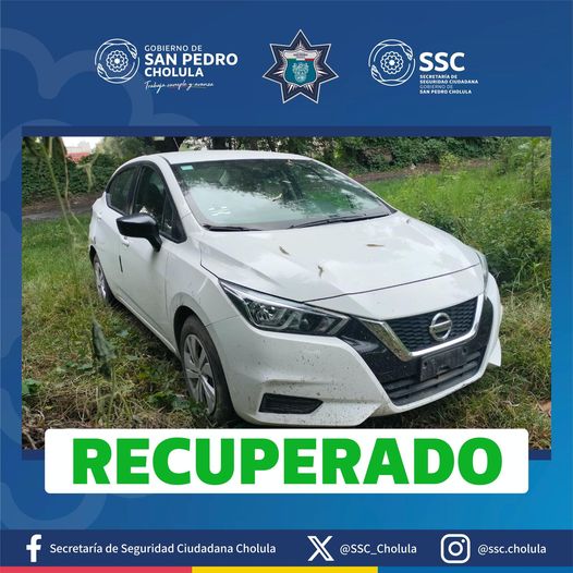 Localizan vehículo con reporte de robo en terreno baldío de Cholula