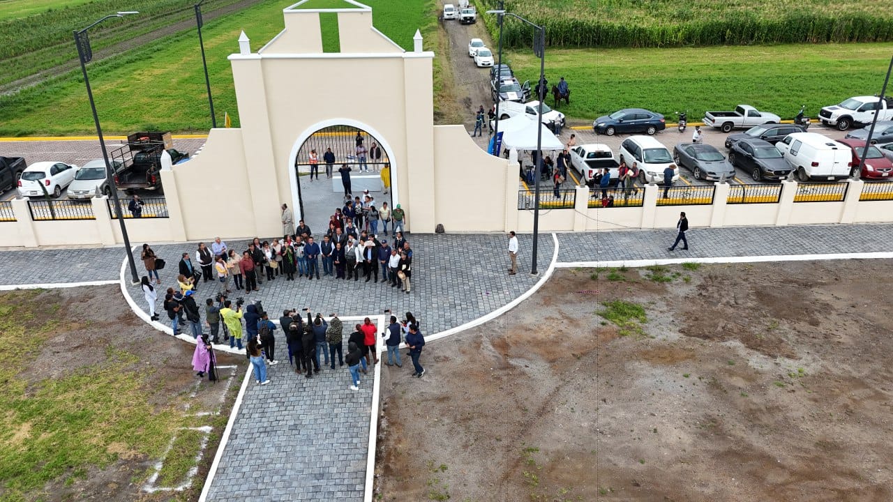 Cumple Mundo Tlatehui con Tonantzintla; entrega nuevo panteón