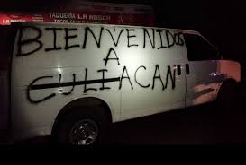 Violencia en Sinaloa durante gira presidencial: Hallan cuerpos en camioneta abandonada