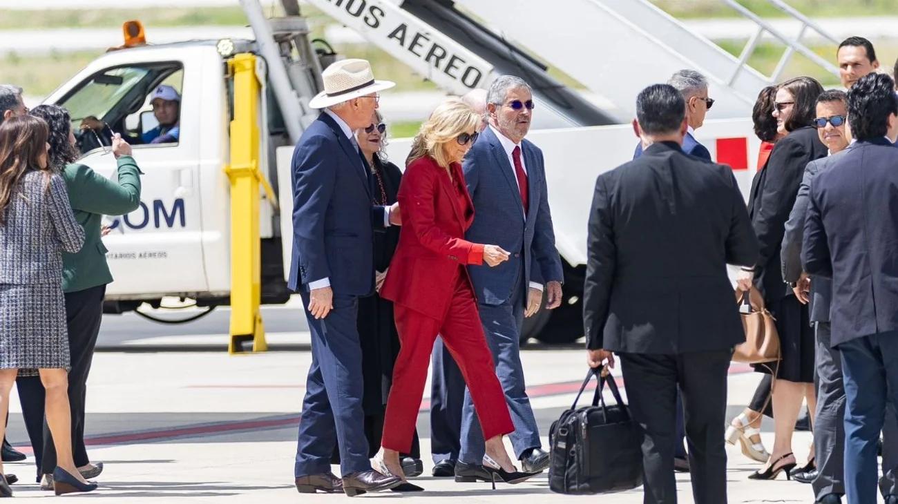 large jill biden llega a mexico para toma de protesta de claudia c110485f2a
