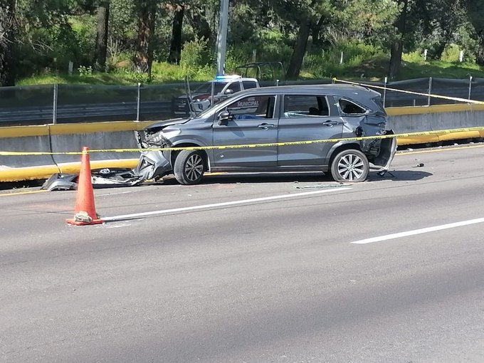 Esposa del alcalde de Calpan es asesinada en su vehículo sobre la autopista México-Puebla