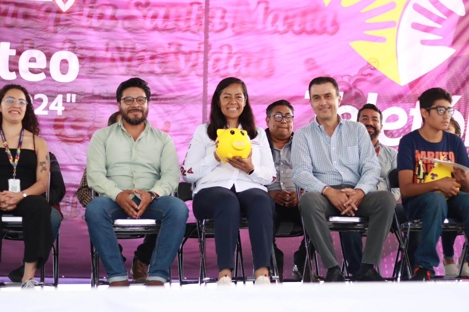 Atlixco inicia con éxito el boteo teletón 2024: ¡Ariadna Ayala y Enrique Ibarrondo Ariza llaman a la solidaridad!