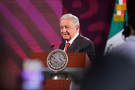 López Obrador Defiende Reforma al Poder Judicial y Critica Nepotismo en la SCJN