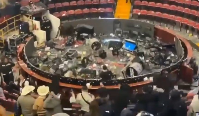  Caos en concierto de Luis R. Conriquez en Texcoco por veto a corridos