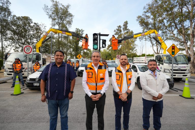 Puebla lanza el programa "Semáforos al 100" para mejorar la seguridad vial