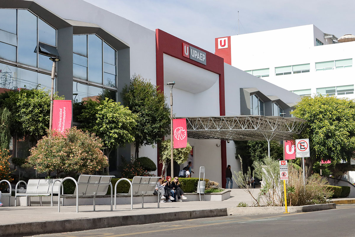 Estudiante sufre caída en edificio de posgrados de la UPAEP; autoridades investigan causas