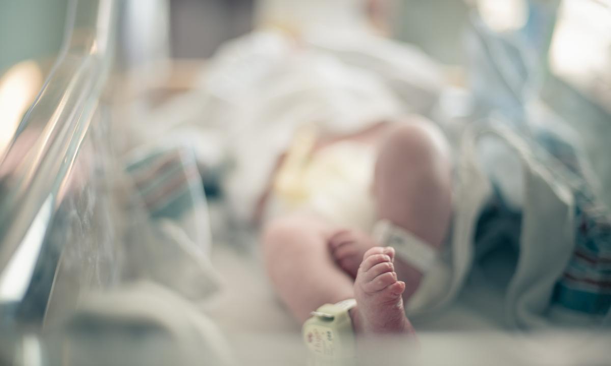 Brote de tos ferina deja 45 bebés fallecidos en México en 2025