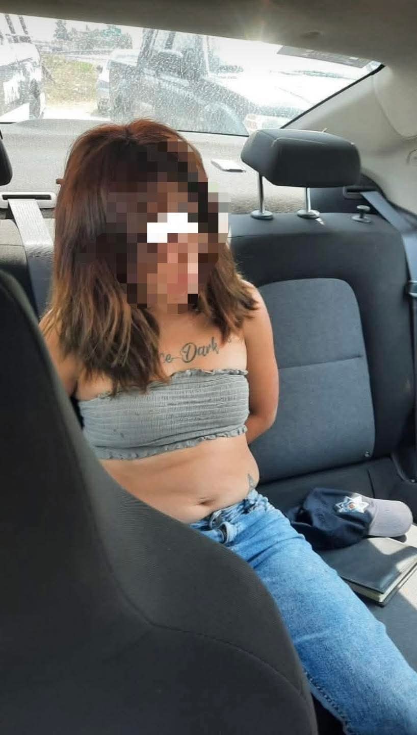 En Tizatlán, pobladores detienen a fémina por robo; desconfían de policías