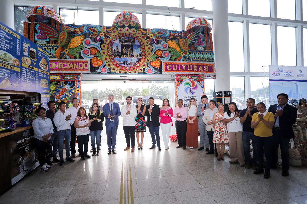 San Andrés Cholula lleva su cultura al Aeropuerto Internacional de Puebla