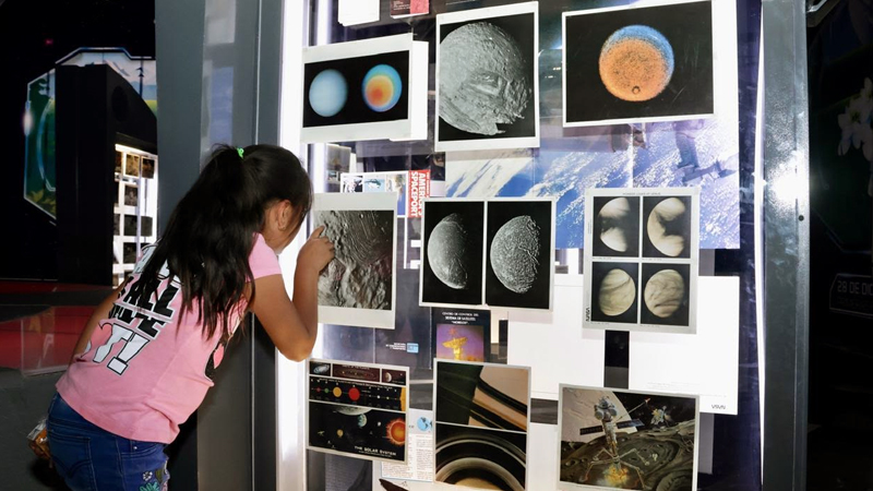 SEDIF acerca a familias poblanas a la ciencia y cultura en la Feria 2025