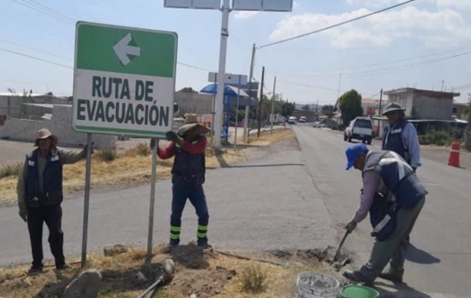 Reemplazan señalización en rutas de evacuación del Popocatépetl