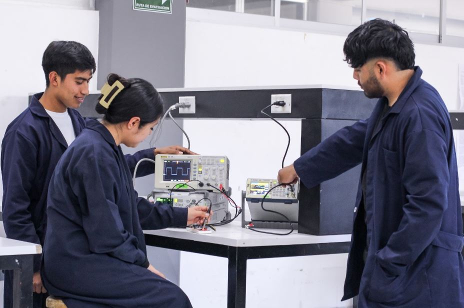 Proceso de Inscripción para la UTTECAM 2025