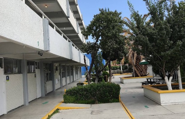 SEP aplicará sanciones a escuelas de Puebla que continúen venta de comida chatarra