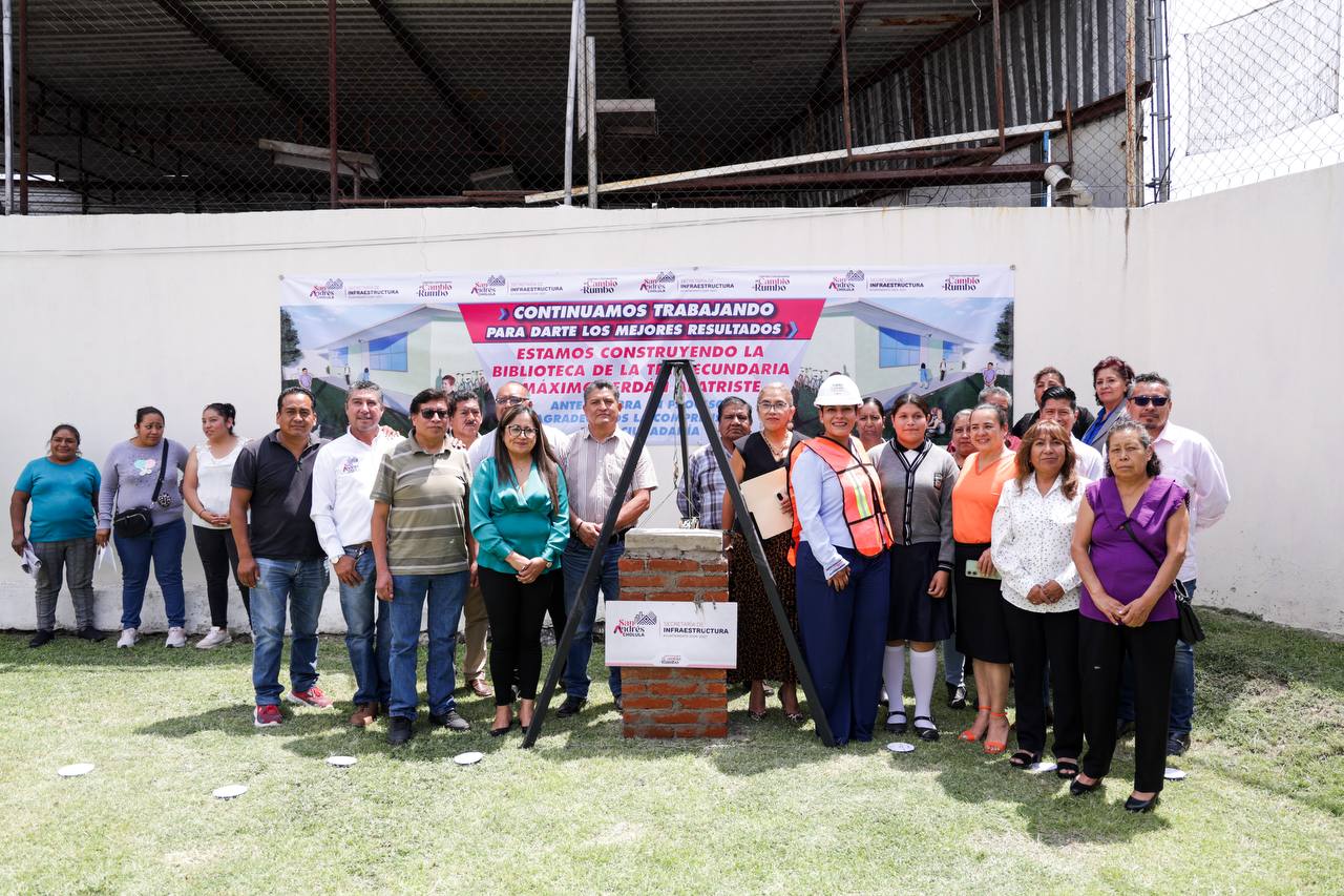 Con nueva biblioteca en San Rafael Comac Lupita Cuautle impulsa la educación
